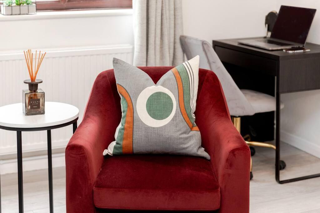Cosy Decorated Flat In Tonbridge Leilighet Eksteriør bilde